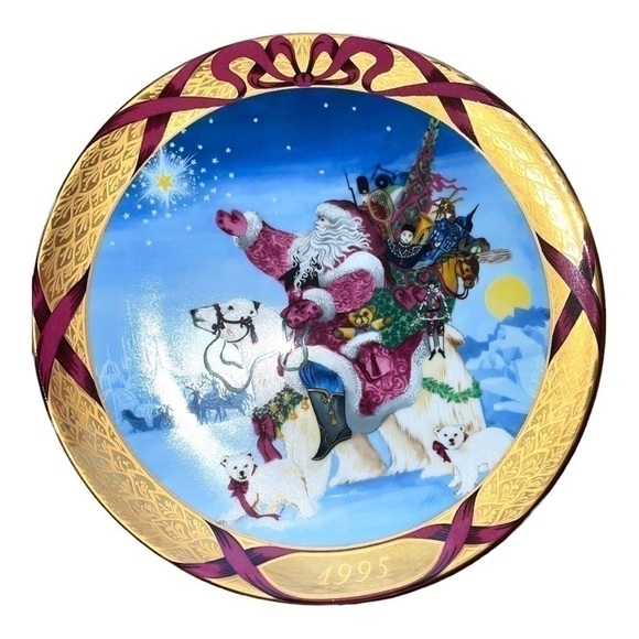 DECORATIVE plate, Christmas Around the World, 1995, Santa in Greenland, EUC - Picture 1 of 4